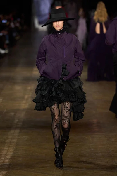 Look 25